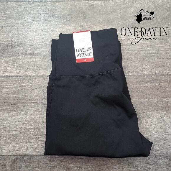 Level Up Capri Yoga Pants Size M - Picture 6 of 6